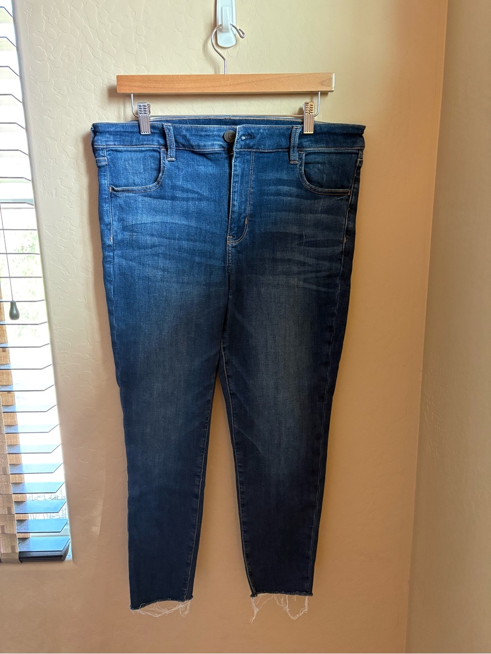 American Eagle Outfitters Dark Blue Cropped Skinny Jeggings